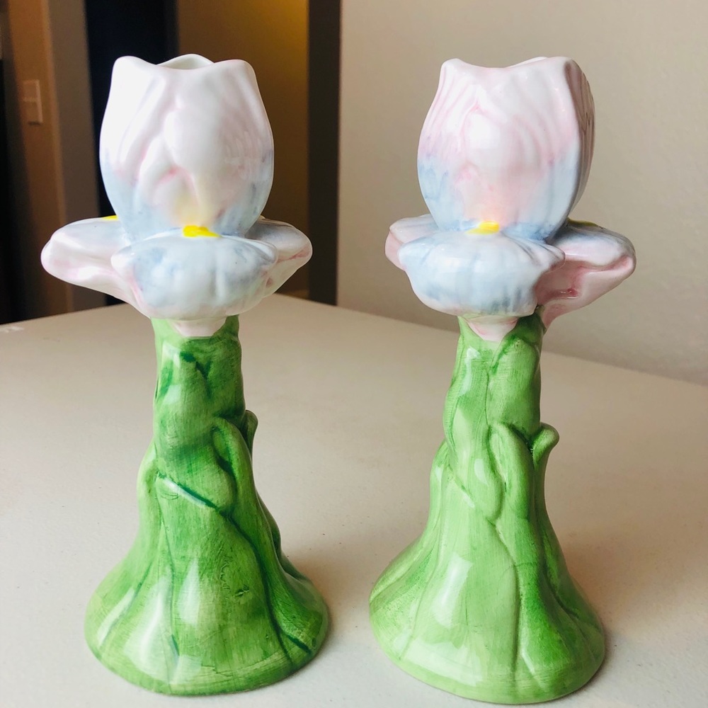 VNTG CANDLE HOLDERS CERAMIC PINK/BLUE TULIPS